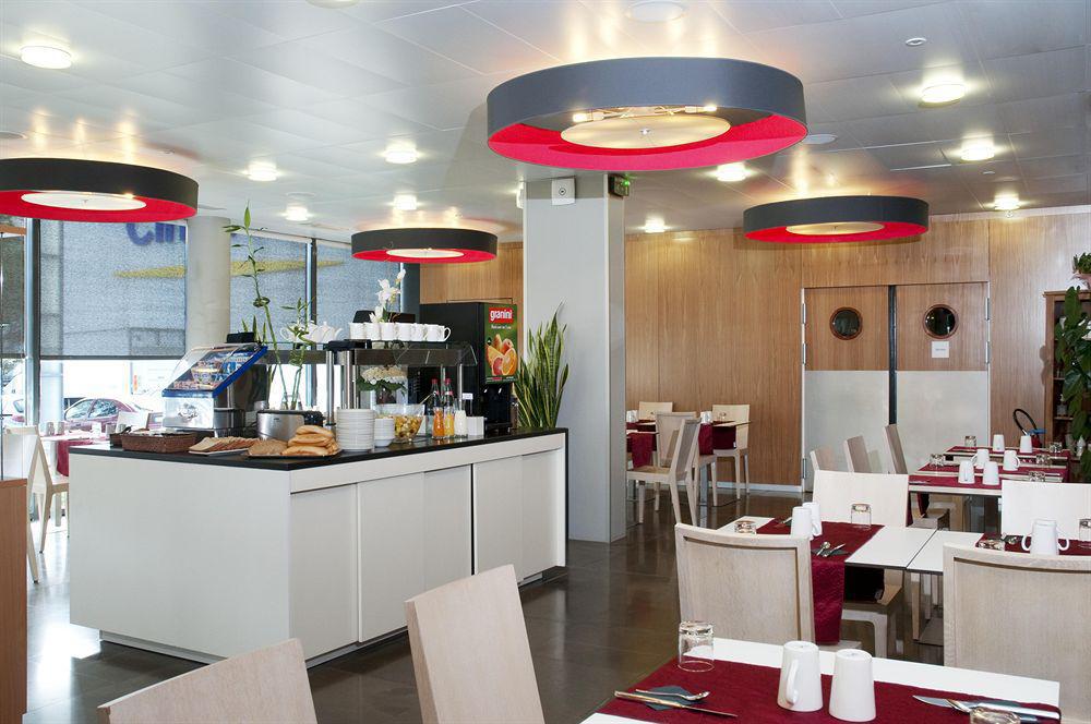ฮอลิเดย์ อินน์ เอ็กซ์เพรส แซ็งนาแซร์ แซงต์-นาแซร์ ร้านอาหาร รูปภาพ